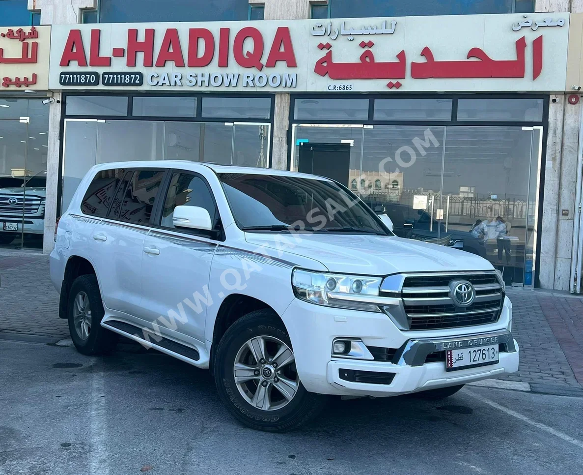 Toyota  Land Cruiser  GXR  2019  Automatic  360,000 Km  6 Cylinder  Four Wheel Drive (4WD)  SUV  White