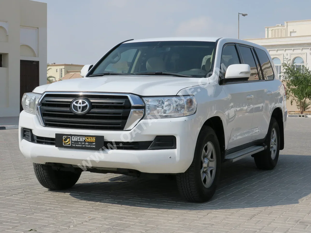  Toyota  Land Cruiser  GX  2017  Automatic  146,000 Km  6 Cylinder  Four Wheel Drive (4WD)  SUV  White  With Warranty