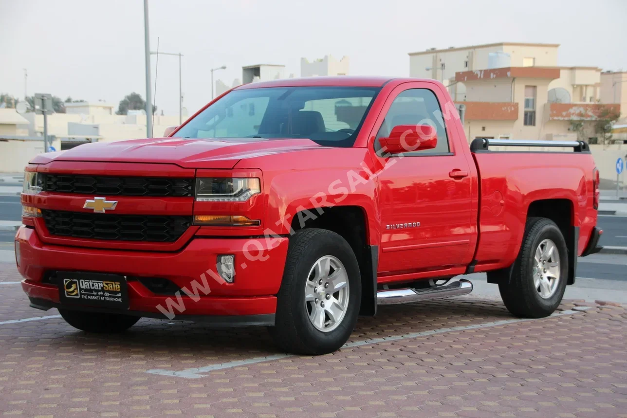 Chevrolet  Silverado  2016  Automatic  167,000 Km  8 Cylinder  Four Wheel Drive (4WD)  Pick Up  Red