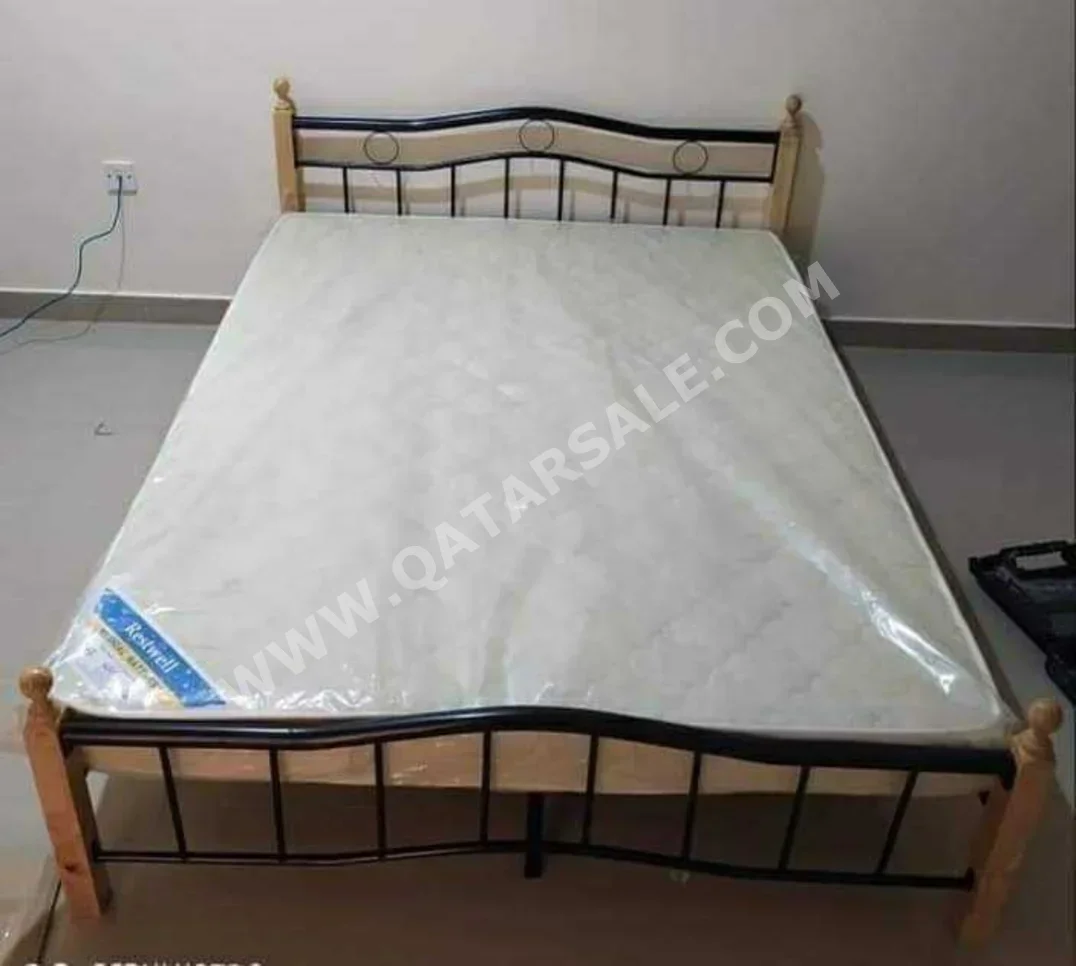 Beds - Queen  - Yellow  - Mattress Included