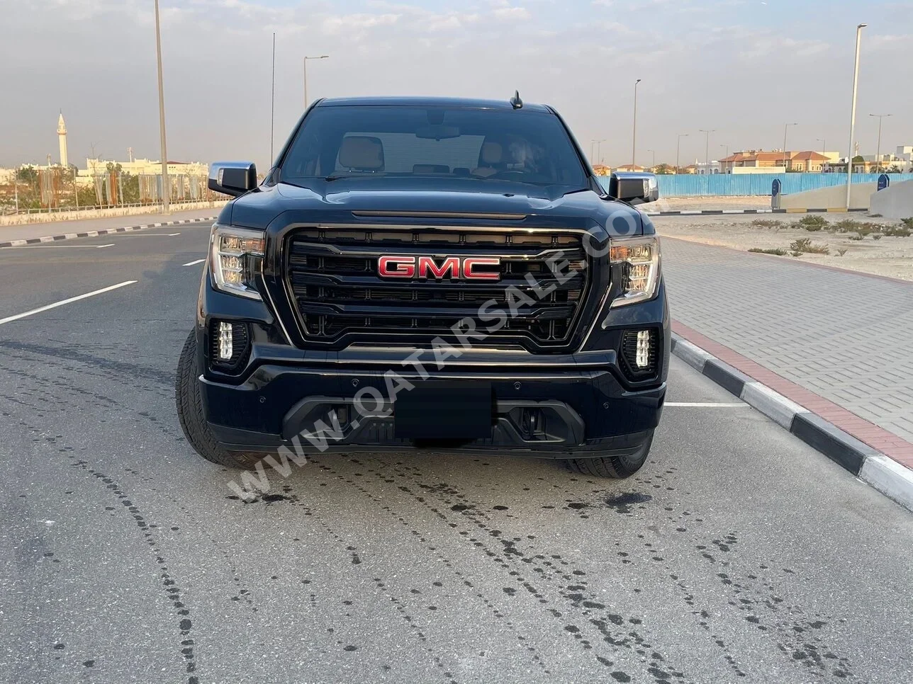 GMC  Sierra  Elevation  2019  Automatic  90,000 Km  8 Cylinder  Four Wheel Drive (4WD)  Pick Up  Black