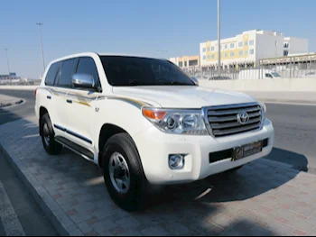 Toyota  Land Cruiser  VXR  2011  Automatic  428,000 Km  8 Cylinder  Four Wheel Drive (4WD)  SUV  White