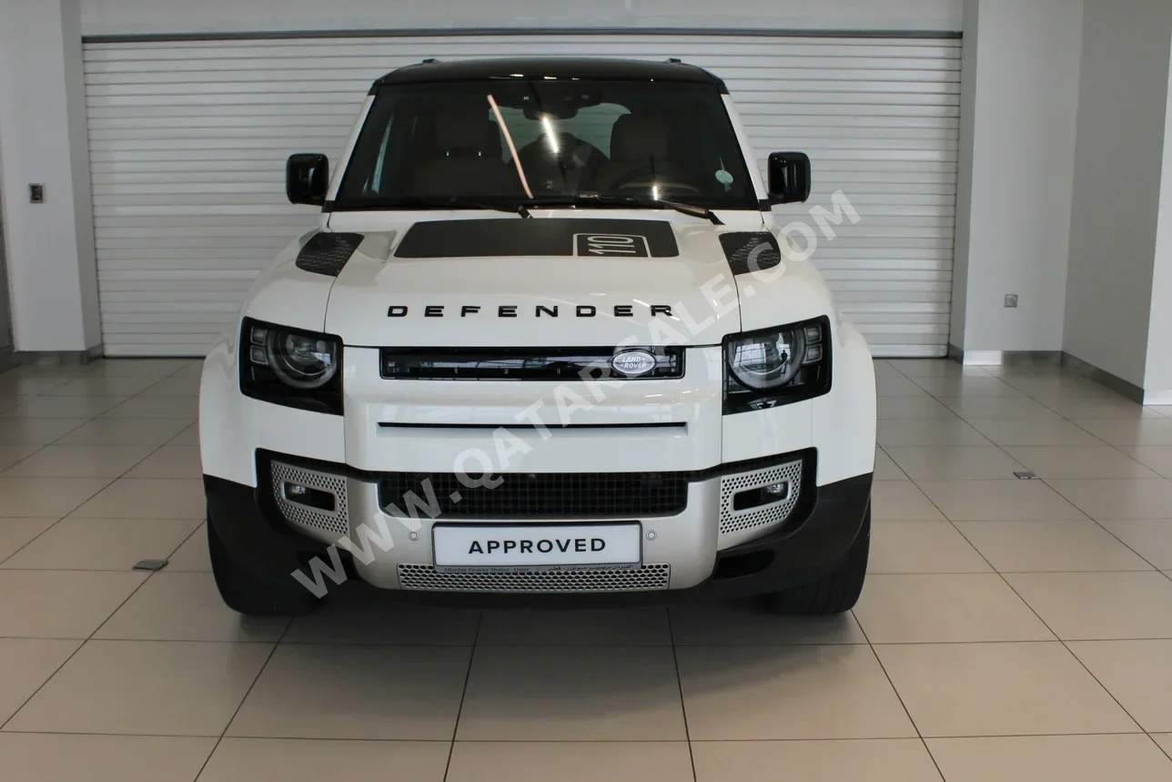 Land Rover  Defender  110 HSE  2023  Automatic  33,126 Km  6 Cylinder  Four Wheel Drive (4WD)  SUV  White  With Warranty