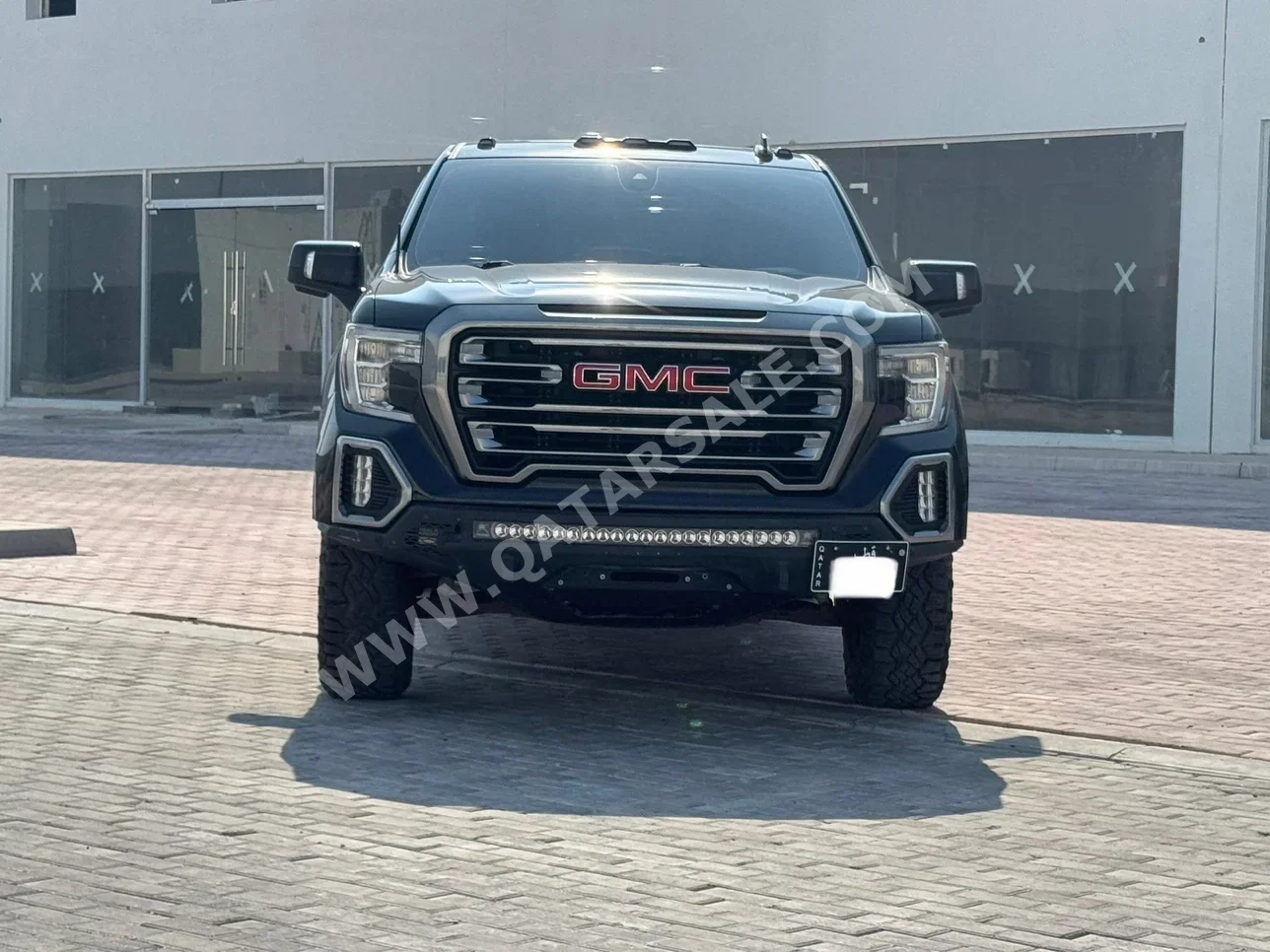 GMC  Sierra  AT4  2020  Automatic  124,000 Km  8 Cylinder  Four Wheel Drive (4WD)  Pick Up  Black