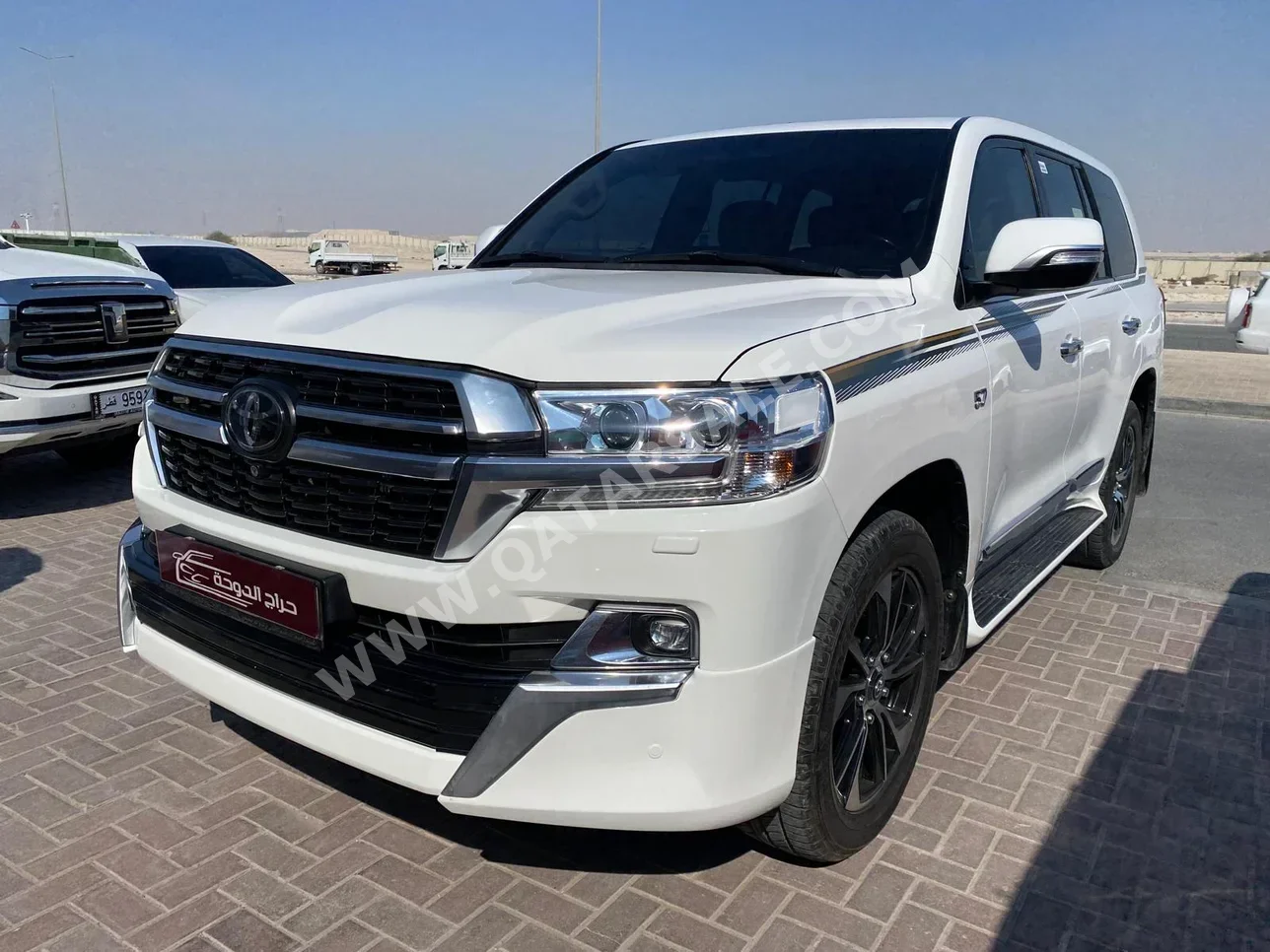 Toyota  Land Cruiser  VXR  2017  Automatic  336,000 Km  8 Cylinder  Four Wheel Drive (4WD)  SUV  White