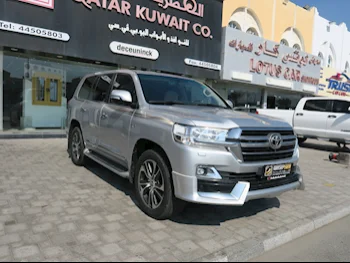 Toyota  Land Cruiser  VXR- Grand Touring S  2020  Automatic  122,000 Km  8 Cylinder  Four Wheel Drive (4WD)  SUV  Silver