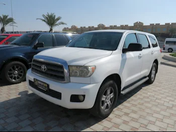 Toyota  Sequoia  2014  Automatic  210,000 Km  8 Cylinder  Four Wheel Drive (4WD)  SUV  White