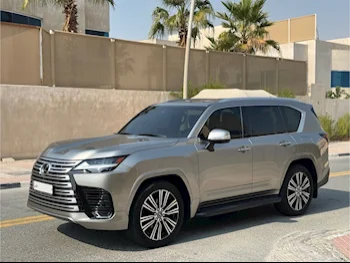 Lexus  LX  600 Luxury  2024  Automatic  12,800 Km  6 Cylinder  Four Wheel Drive (4WD)  Sedan  Gray  With Warranty