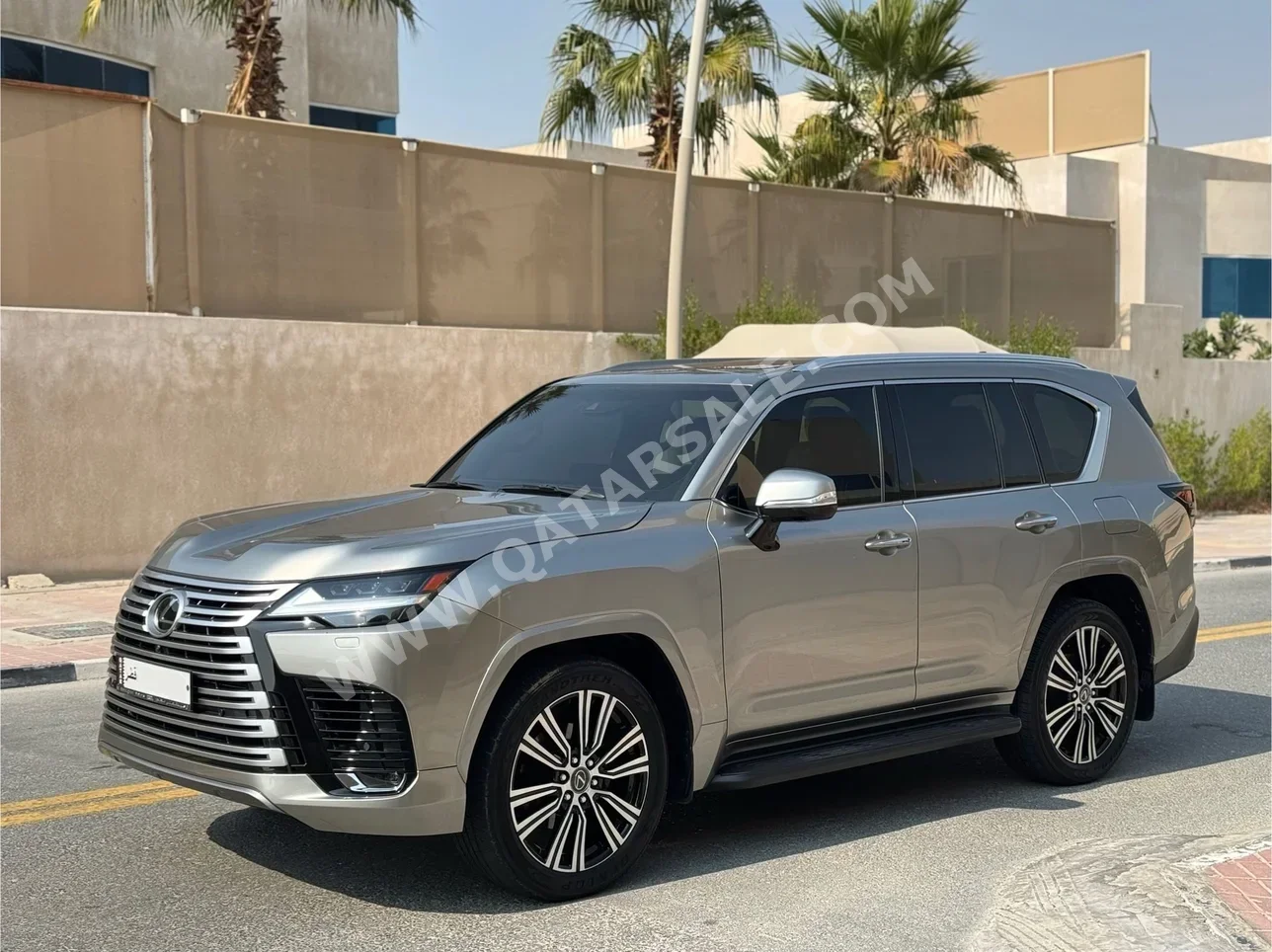 Lexus  LX  600 Luxury  2024  Automatic  12,800 Km  6 Cylinder  Four Wheel Drive (4WD)  Sedan  Gray  With Warranty