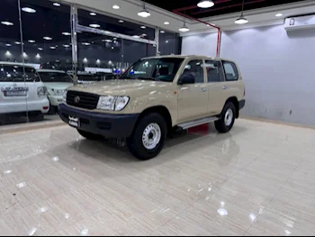 Toyota  Land Cruiser  G  2001  Manual  200,000 Km  6 Cylinder  Four Wheel Drive (4WD)  SUV  Beige