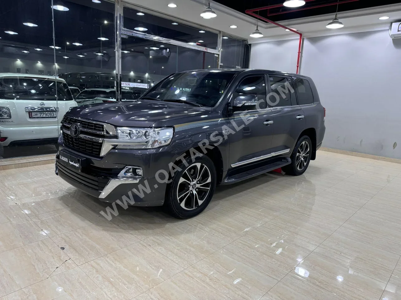 Toyota  Land Cruiser  VXR  2021  Automatic  173,000 Km  8 Cylinder  Four Wheel Drive (4WD)  SUV  Gray