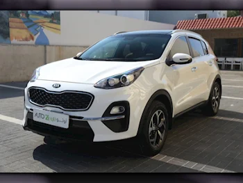 Kia  Sportage  1.6  2021  Automatic  77,000 Km  4 Cylinder  Front Wheel Drive (FWD)  SUV  White