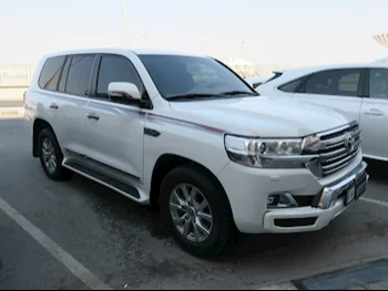 Toyota  Land Cruiser  GXR  2021  Automatic  191,000 Km  8 Cylinder  Four Wheel Drive (4WD)  SUV  White