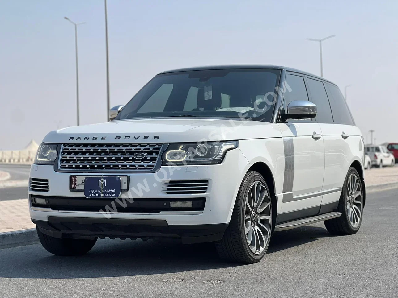 Land Rover  Range Rover  Vogue SE  2014  Automatic  215,000 Km  8 Cylinder  Four Wheel Drive (4WD)  SUV  White