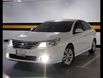 Renault  Safrane  2012  Automatic  180,000 Km  4 Cylinder  Sedan  White