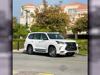 Lexus  LX  570  2016  Automatic  133,000 Km  8 Cylinder  Four Wheel Drive (4WD)  SUV  White