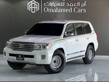 Toyota  Land Cruiser  VXR  2013  Automatic  274,000 Km  8 Cylinder  Four Wheel Drive (4WD)  SUV  White