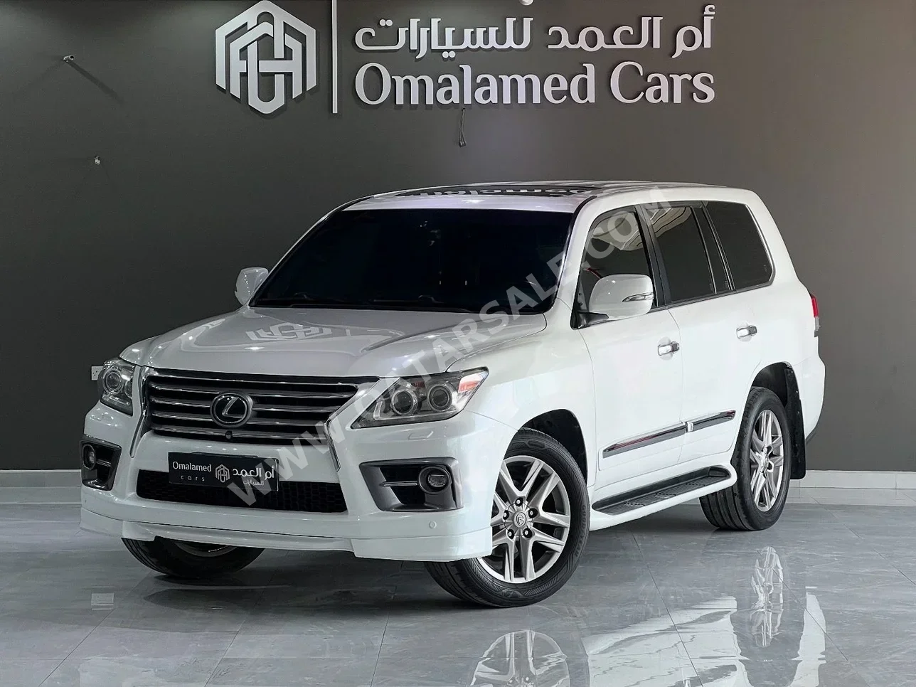 Lexus  LX  570 S  2015  Automatic  359,000 Km  8 Cylinder  Four Wheel Drive (4WD)  SUV  White