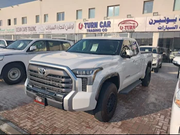 Toyota  Tundra  Limited  2022  Automatic  42,000 Km  6 Cylinder  Four Wheel Drive (4WD)  Pick Up  White