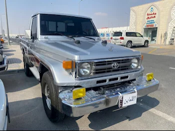 Toyota  Land Cruiser  LX  1998  Manual  99,000 Km  6 Cylinder  Four Wheel Drive (4WD)  Pick Up  Silver