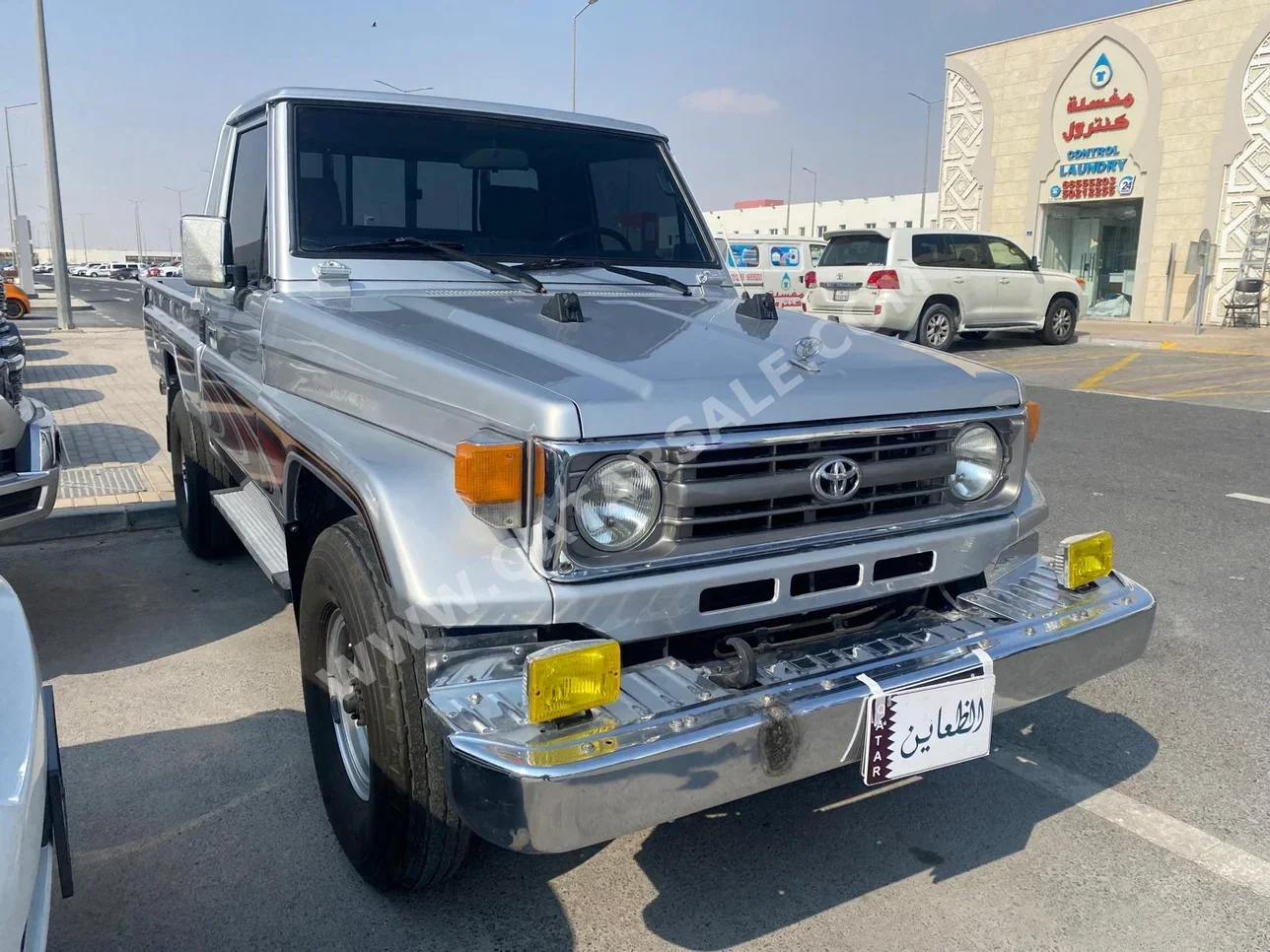 Toyota  Land Cruiser  LX  1998  Manual  99,000 Km  6 Cylinder  Four Wheel Drive (4WD)  Pick Up  Silver