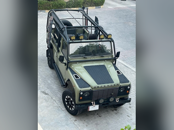 لاند روفر  ديفيندر  110  1995  عادي  111,111 كم  8 سلندر  دفع كلي مستمر  اس يو في  أخضر