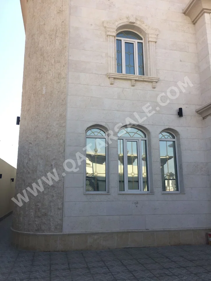 سكن عائلي  - غير مفروشة  - الوكرة  - الوكير  - 8 غرف نوم