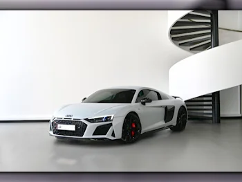 Audi  R8  V10  2021  Automatic  32,000 Km  10 Cylinder  All Wheel Drive (AWD)  Coupe / Sport  White  With Warranty