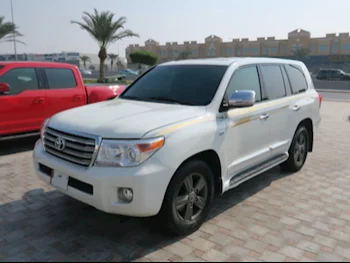 Toyota  Land Cruiser  VXR  2011  Automatic  260,000 Km  8 Cylinder  Four Wheel Drive (4WD)  SUV  White