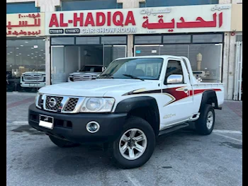 Nissan  Patrol  Pickup  2013  Manual  330,000 Km  6 Cylinder  Four Wheel Drive (4WD)  Pick Up  White