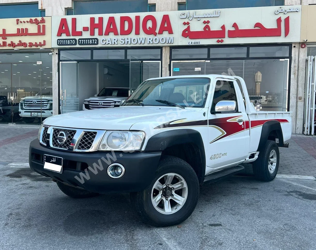 Nissan  Patrol  Pickup  2013  Manual  330,000 Km  6 Cylinder  Four Wheel Drive (4WD)  Pick Up  White