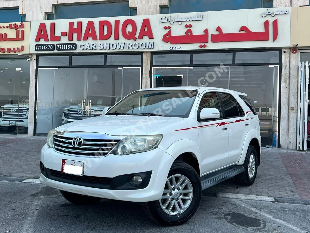 Toyota  Fortuner  2015  Automatic  173,000 Km  4 Cylinder  Four Wheel Drive (4WD)  SUV  White