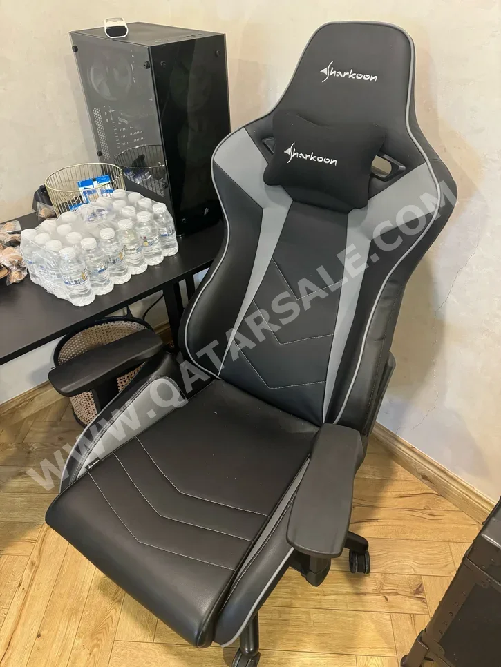 Desk Chairs - Gaming Chair  - Black