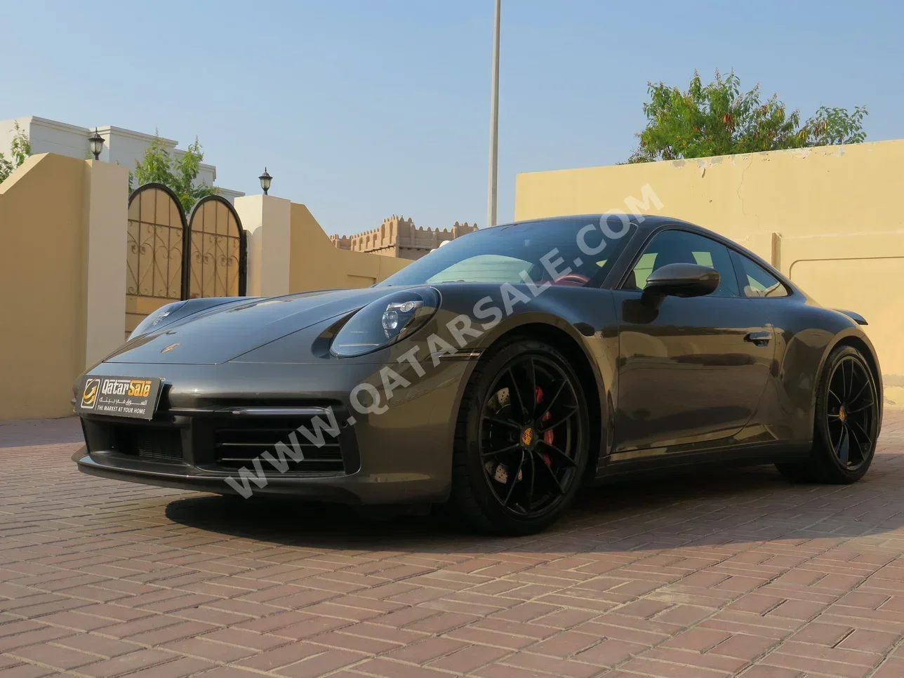 Porsche  911  Carrera  2020  Automatic  33,000 Km  6 Cylinder  Rear Wheel Drive (RWD)  Coupe / Sport  Gray  With Warranty