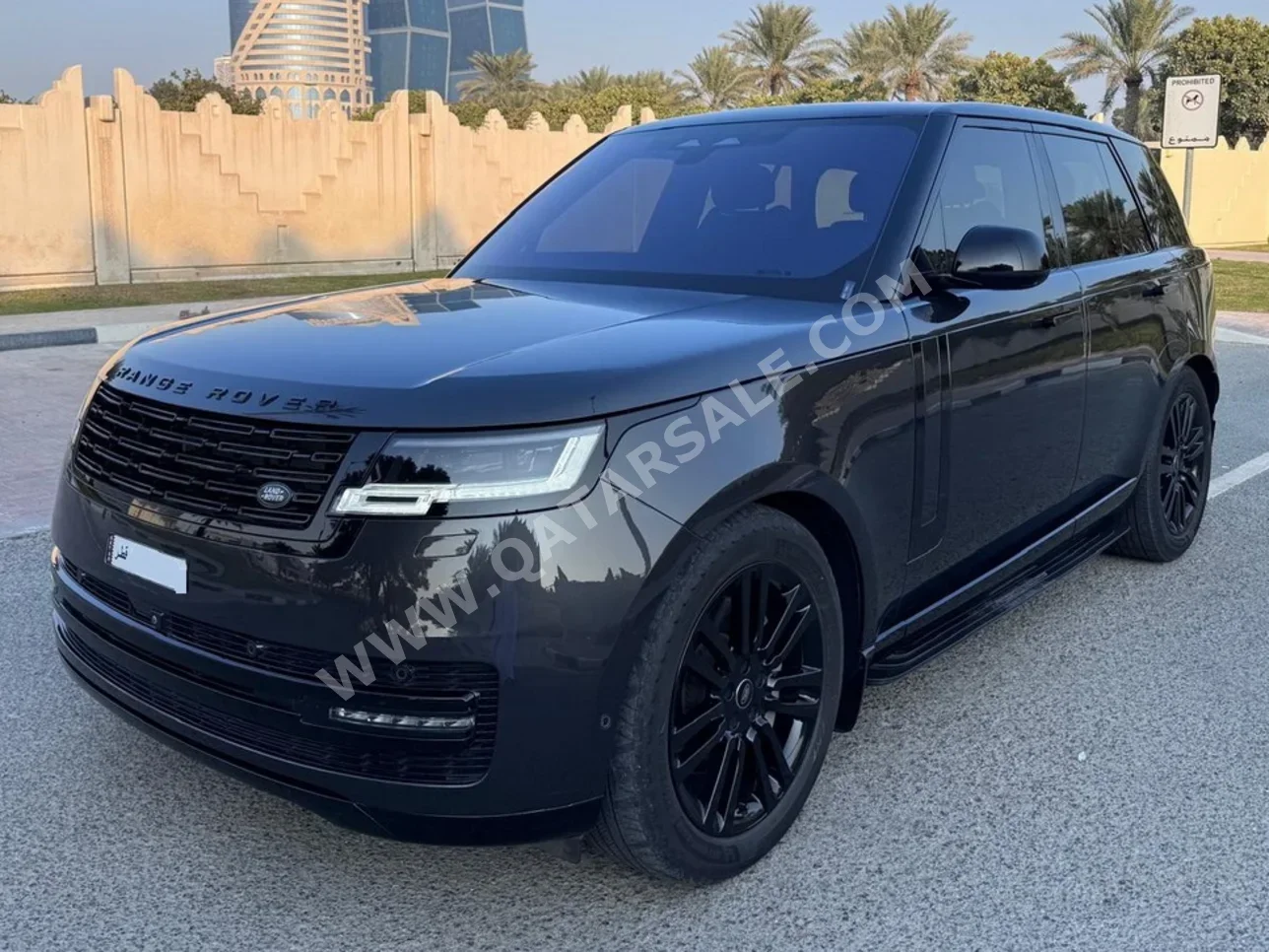  Land Rover  Range Rover  Vogue HSE  2023  Automatic  53,000 Km  6 Cylinder  Four Wheel Drive (4WD)  SUV  Gray  With Warranty