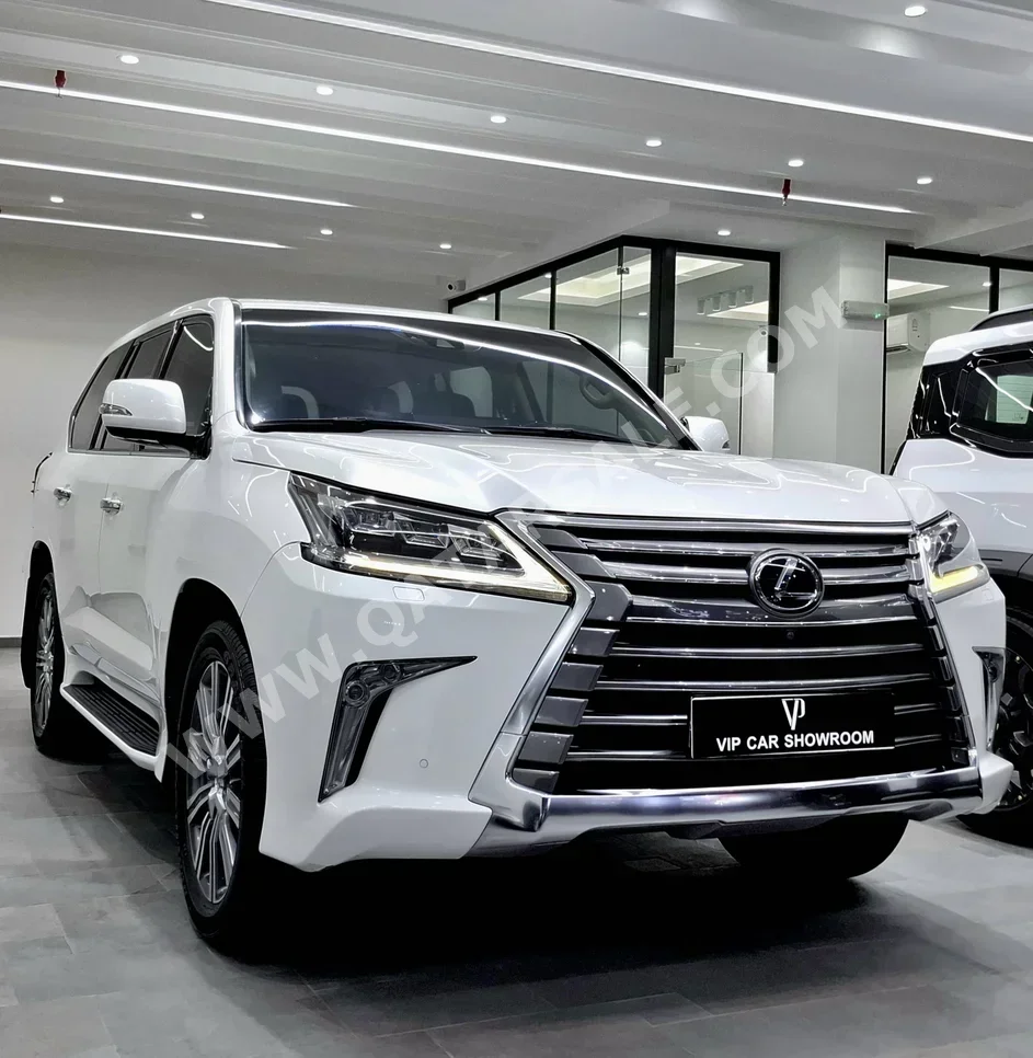 Lexus  LX  570  2016  Automatic  182,000 Km  8 Cylinder  Four Wheel Drive (4WD)  SUV  White