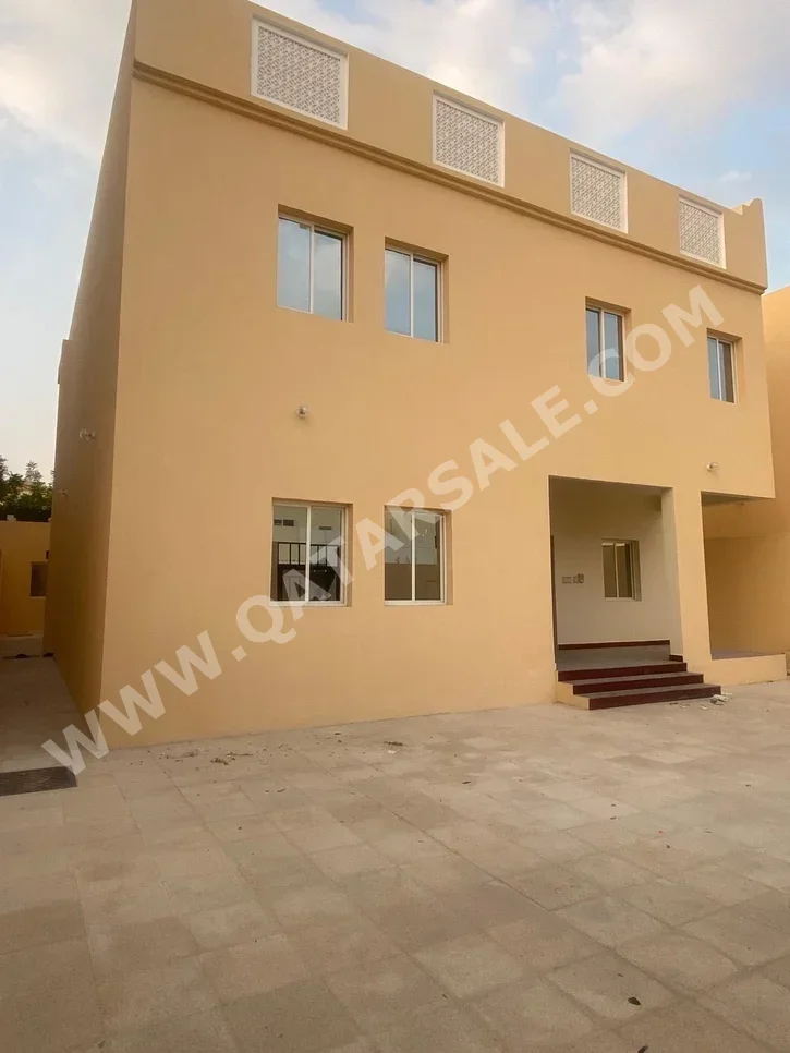 Family Residential  - Not Furnished  - Al Rayyan  - Ain Khaled  - 6 Bedrooms