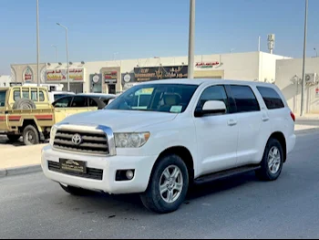 Toyota  Sequoia  SR5  2013  Automatic  293,000 Km  8 Cylinder  Four Wheel Drive (4WD)  SUV  White