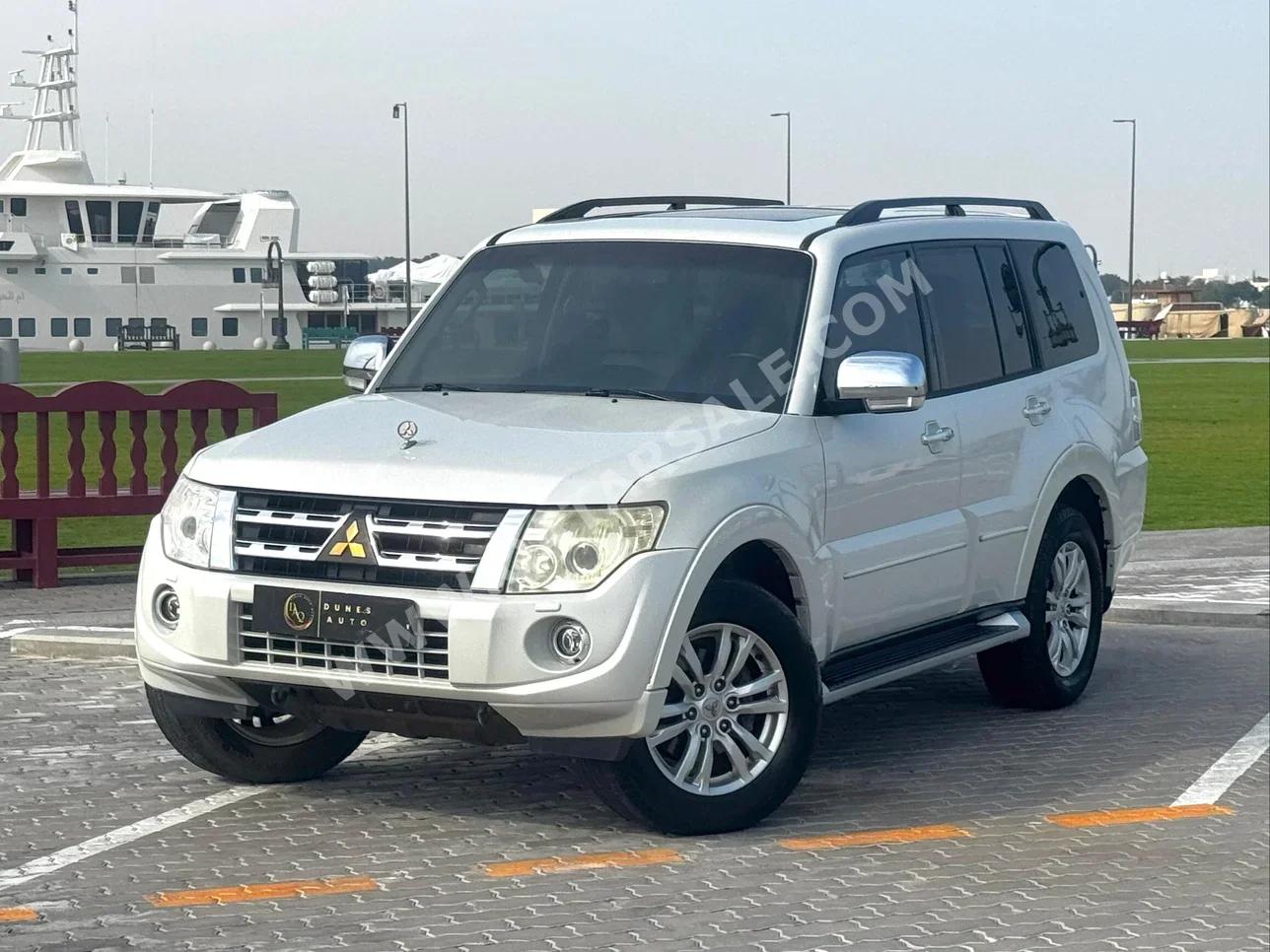 Mitsubishi  Pajero  3.8  2014  Automatic  132,000 Km  6 Cylinder  Four Wheel Drive (4WD)  SUV  Pearl