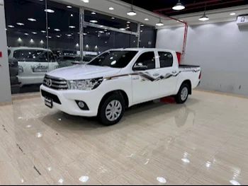 Toyota  Hilux  2024  Automatic  5,000 Km  4 Cylinder  Four Wheel Drive (4WD)  Pick Up  White  With Warranty