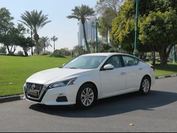 Nissan  Altima  2021  Automatic  43,000 Km  4 Cylinder  Front Wheel Drive (FWD)  Sedan  White