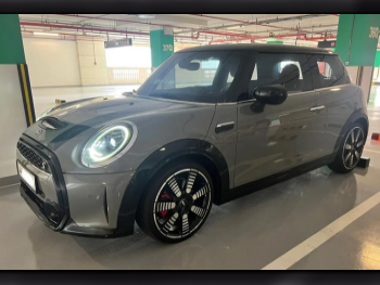 Mini  Cooper  S  2023  Automatic  23,500 Km  4 Cylinder  Front Wheel Drive (FWD)  Hatchback  Gray  With Warranty