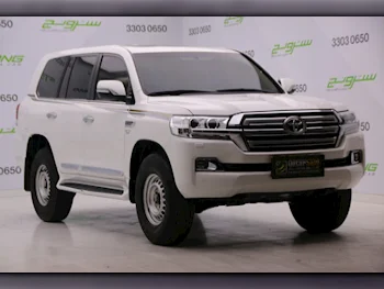 Toyota  Land Cruiser  VXR  2021  Automatic  91,000 Km  8 Cylinder  Four Wheel Drive (4WD)  SUV  White