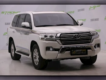 Toyota  Land Cruiser  GXR  2016  Automatic  295,000 Km  8 Cylinder  Four Wheel Drive (4WD)  SUV  White