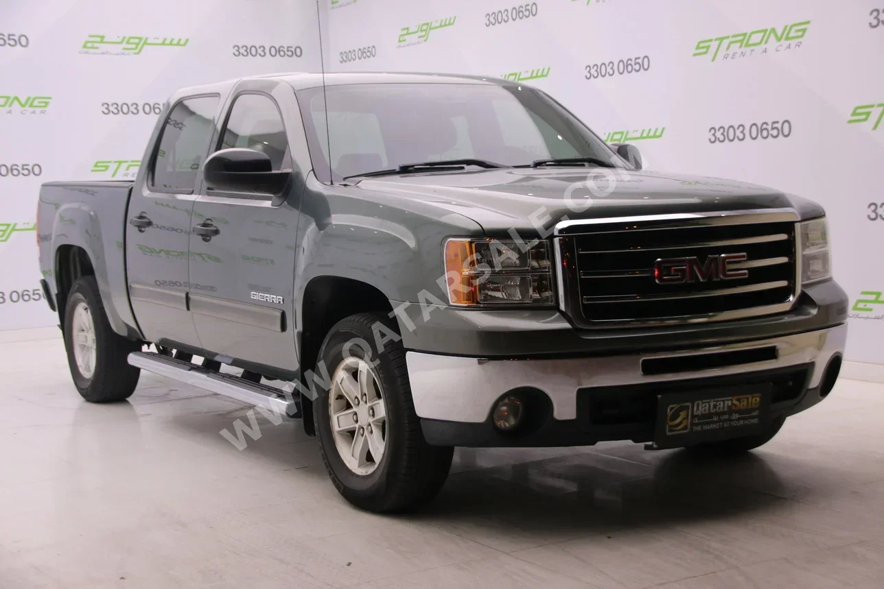 GMC  Sierra  1500  2011  Automatic  275,000 Km  8 Cylinder  Four Wheel Drive (4WD)  Pick Up  Olive Green