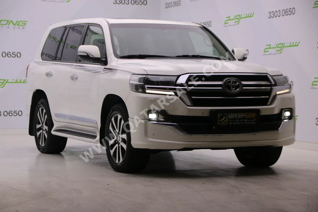 Toyota  Land Cruiser  GXR- Grand Touring  2019  Automatic  250,000 Km  8 Cylinder  Four Wheel Drive (4WD)  SUV  White