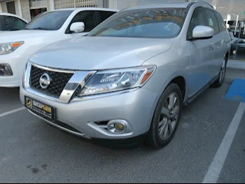 Nissan  Pathfinder  SV  2014  Automatic  192,000 Km  6 Cylinder  Four Wheel Drive (4WD)  SUV  Silver