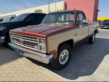 Chevrolet  Silverado  1986  Automatic  486,800 Km  8 Cylinder  Four Wheel Drive (4WD)  Pick Up  Beige and Brown