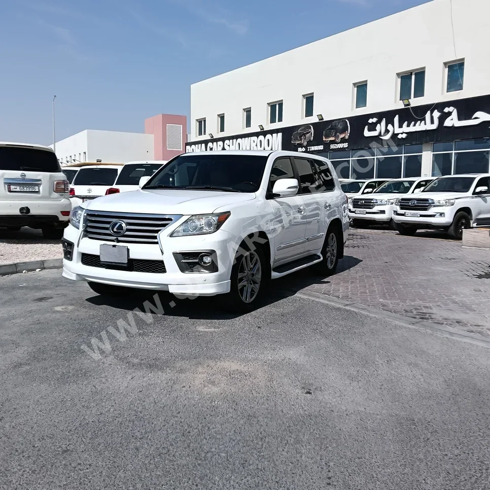 Lexus  LX  570  2015  Automatic  193,000 Km  8 Cylinder  Four Wheel Drive (4WD)  SUV  White