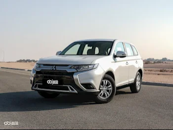 Mitsubishi  Outlander  2021  Automatic  60,000 Km  4 Cylinder  Four Wheel Drive (4WD)  SUV  White  With Warranty